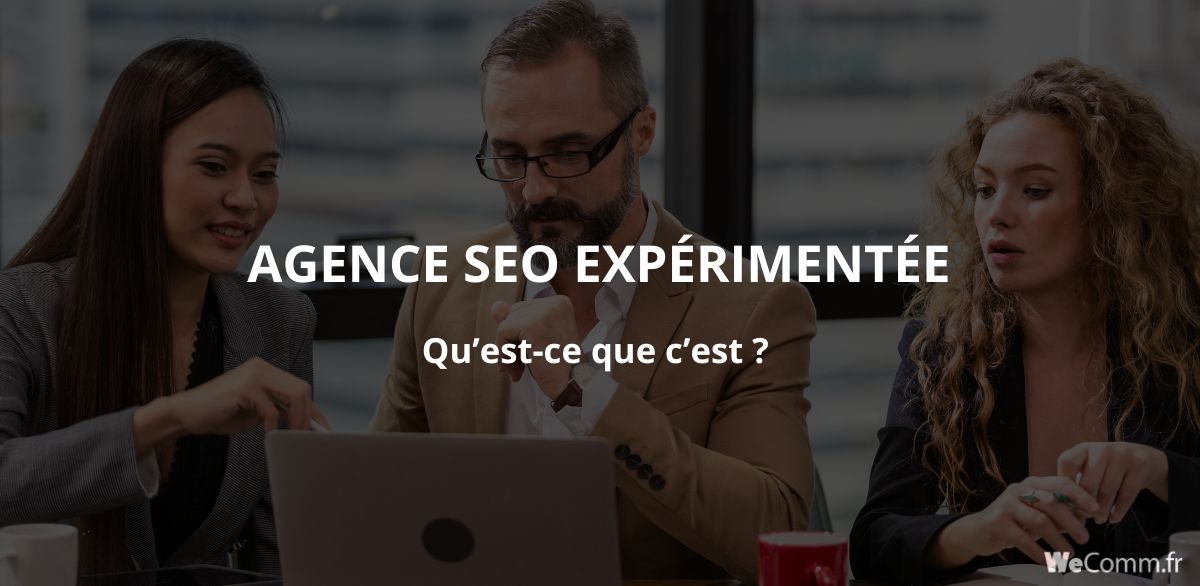 agence-seo-experimentee Trois personnes qui regardent un écran d'ordinateur portable