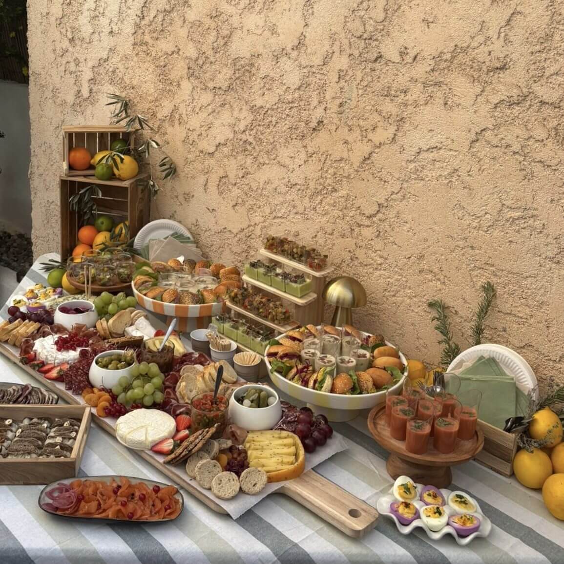 Cliquer pour agrandir Cocktail dînatoire avec verrines de fruits, traiteur à Aix-en-Provence